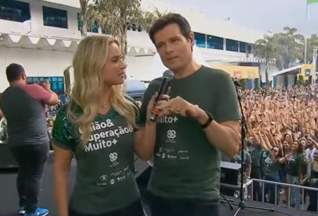 Celso Portiolli surpreende e cita Se Joga ao vivo no Fofocalizando