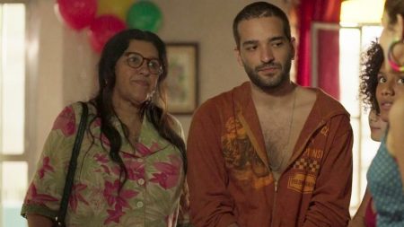 Amor de Mãe: Lurdes descobre que Sandro não é seu filho e toma atitude radical