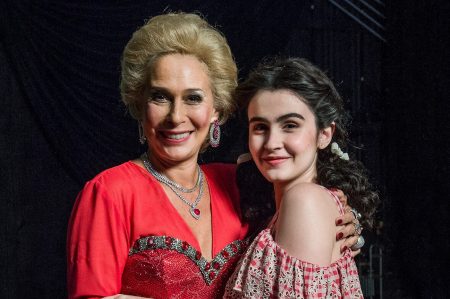Exibição da série Hebe na Globo é alvo de críticas no Twitter