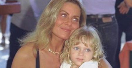 Neta de Helena em Laços de Família cresce e acaba ficando famosa na internet