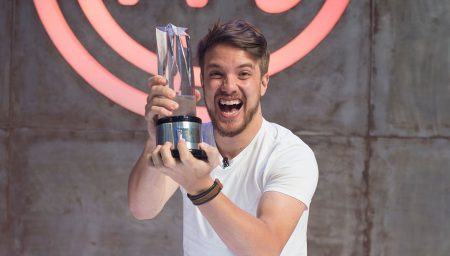 Vitor se sai melhor em disputa e vence MasterChef – A Revanche