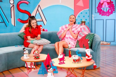 Sabrina Sato e Marcos & Belutti são os convidados do Programa da Maisa especial de Natal