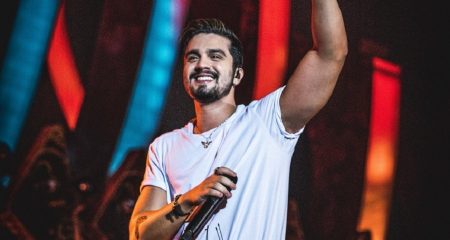 Luan Santana brinca com fãs após surgir com visual diferente