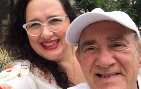 Renato Aragão comove web com declaração de amor para esposa