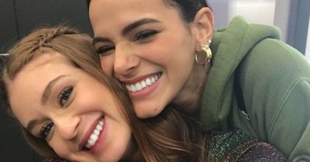 Bruna Marquezine e Marina Ruy Barbosa curtem final de ano em Trancoso