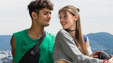 Malhação: Cleber prepara surpresa e flagra Anjinha beijando outro