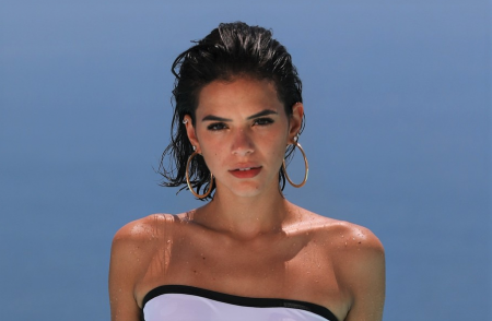 Bruna Marquezine causa com vídeo de biquíni imitando De Férias com o Ex