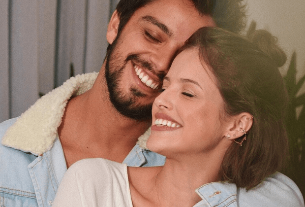 Juntos há um ano, Rodrigo Simas revela se pretende casar com Agatha Moreira