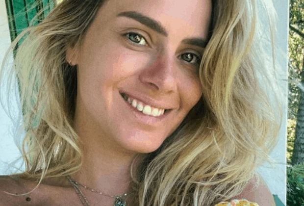 De biquíni, Carolina Dieckmann ostenta corpão e deixa seguidores babando