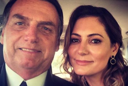 Michelle Bolsonaro passa por cirurgia para trocar próteses de silicone