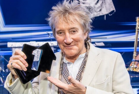 Rod Stewart é detido nos EUA acusado de agressão