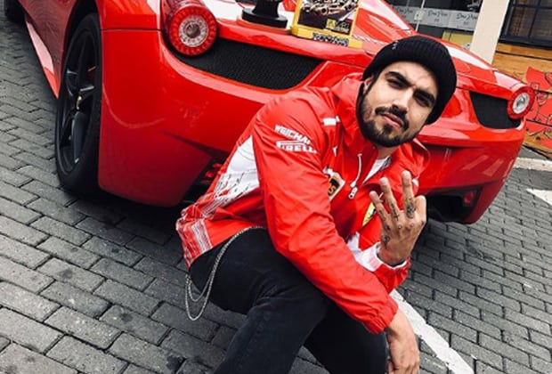 Caio Castro reage em Ferrari caríssima ao ser visto por fã