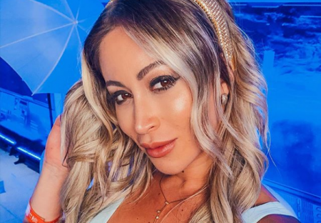 Ex-Panicat Carol Narizinho eleva a temperatura da web com foto de lingerie