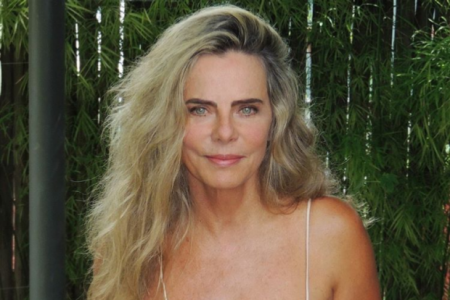 Aos 67 anos, Bruna Lombardi posta foto de biquíni e faz revelação