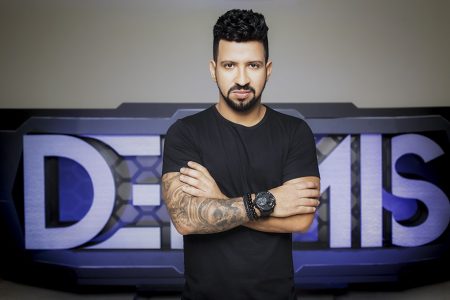 Dennis DJ fatura valor milionário mensalmente
