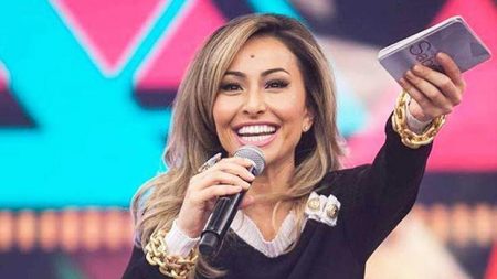 Ex-BBB que namorou Sabrina Sato participará de reality no Domingo Show