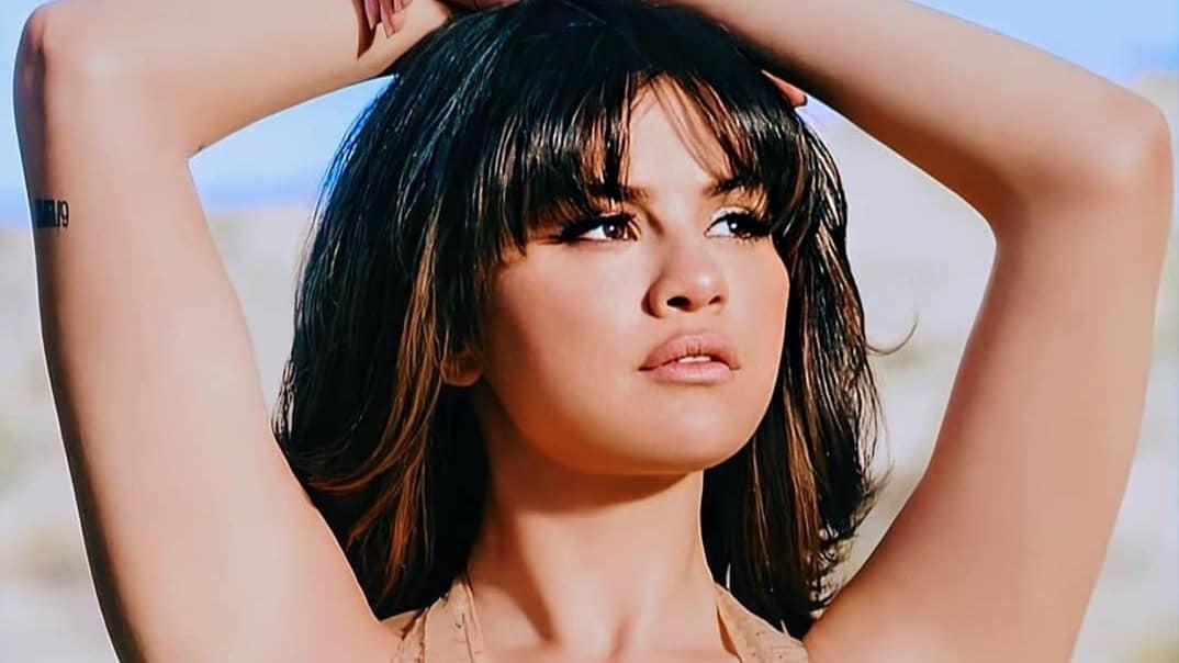 Selena Gomez anuncia nova linha de cosméticos