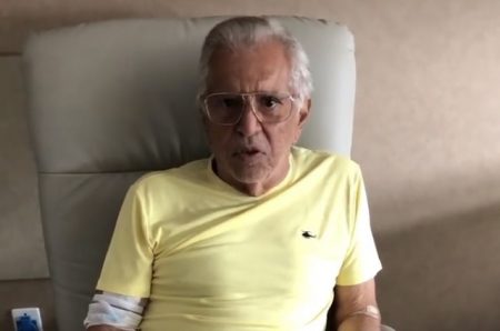 Carlos Alberto de Nóbrega abre o jogo após descobrir novo problema de saúde