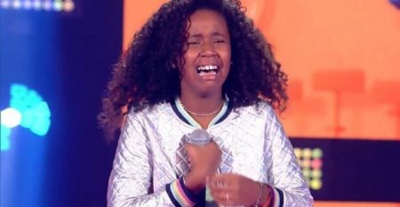 Enrolação de Brown e jovem “surtando” dão o que falar no The Voice Kids