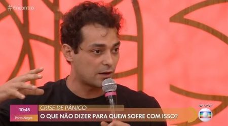 Eduardo Sterblitch faz desabafo sobre crises de pânico