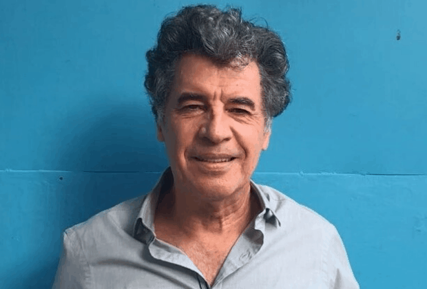 Paulo Betti toma a 1ª dose da vacina e massacra Bolsonaro em vídeo
