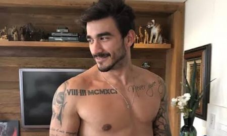 Participante gato do BBB 2020 foi filmado tomando atitude ousada em show de Anitta