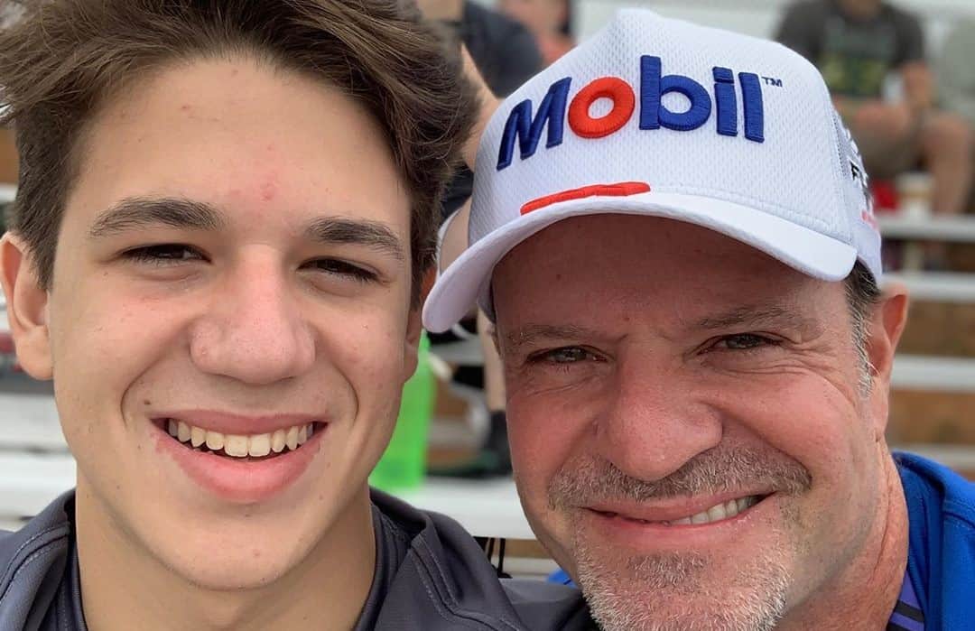 Filho de Rubens Barrichello segue os passos do pai nas pistas