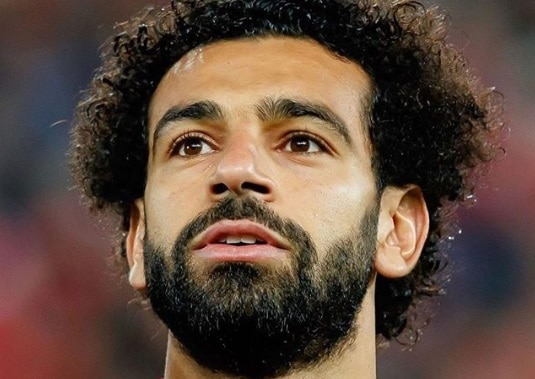 Jogador Salah manda “seminude” para companheiro de equipe e foto vaza
