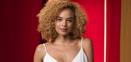 Lucy Ramos aparece de cabelo liso e faz revelação