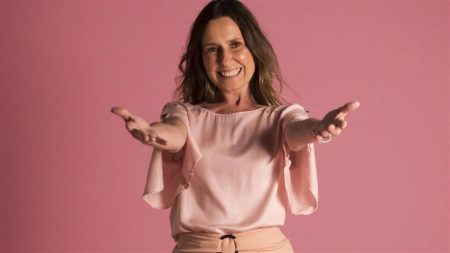 Enfrentando um câncer, Susana Naspolini revela saudade do trabalho