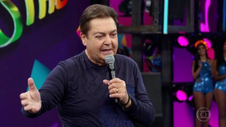 Web acusa cantor de ir bêbado ao Domingão do Faustão; assessoria se pronuncia