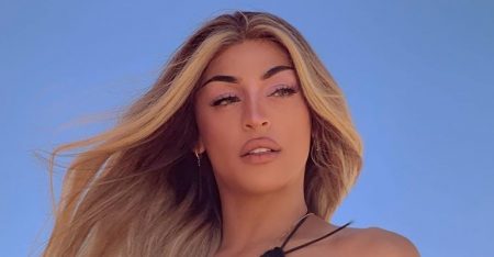 Pabllo Vittar aparece em clique sexy e fãs reagem