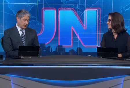 William Bonner surpreende e quebra o protocolo ao dar opinião no JN