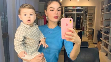 Isis Valverde malha junto com o filho e encanta a web