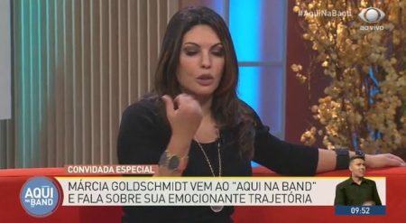 Márcia Goldschmidt chora ao falar sobre doença incurável da filha na TV