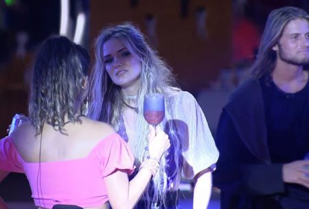 BBB 2020: Marcela se declara para Daniel, mas depois o acusa de traição
