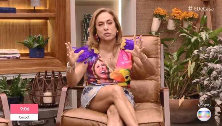 Cissa Guimarães volta a gravar nos Estúdios Globo e festeja