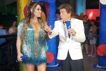 Nelson Rubens alfineta Simony e cantora reage ao vivo na RedeTV!