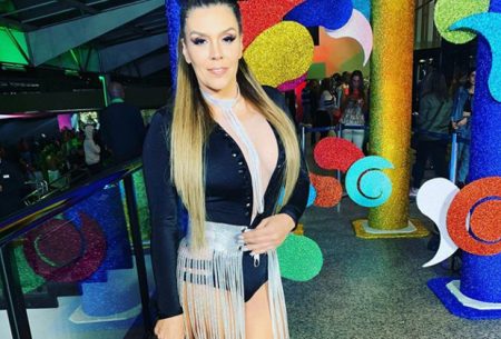 Simony abandona transmissão da RedeTV! e se pronuncia