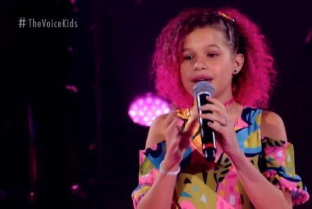 Ex-caloura do Raul Gil vence batalha do The Voice Kids e encanta web