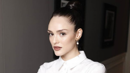 Isabelle Drummond foge do óbvio nas escolhas de seus looks e chama a atenção