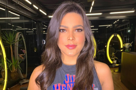 Emilly Araújo surge loiríssima em foto e internautas reagem