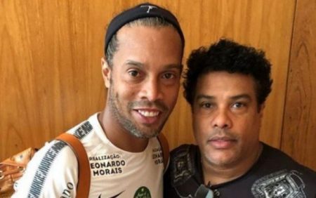 Ronaldinho Gaúcho e irmão são réus em dezenas de processos