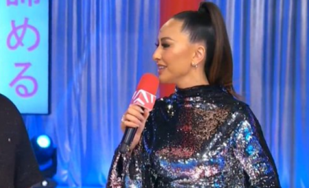 Ex-BBB surge em programa de Sabrina Sato e revela como é seu beijo