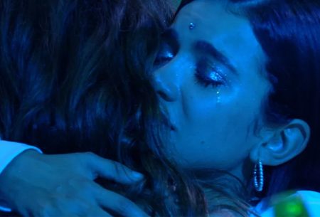 BBB 2020: Bruna Marquezine surge em festa e Manu se emociona