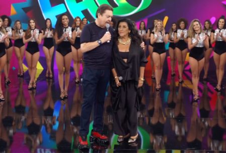 Faustão surpreende ao usar tênis inusitado na TV e dá o que falar