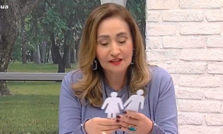 Sonia Abrão posta foto rara do filho após cirurgia e faz desabafo emocionante