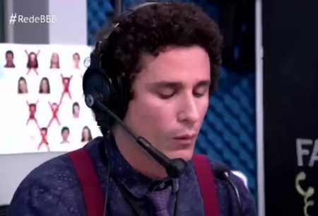 No BBB 2020, Rafael Portugal tira sarro de relação com Marcela e Daniel