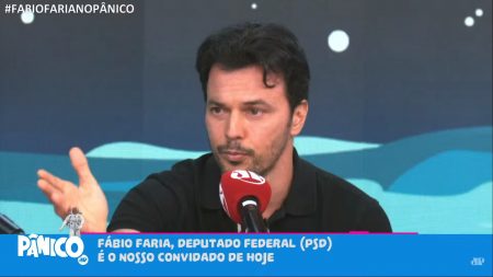 Fábio Faria é questionado sobre passagens aéreas usadas com dinheiro público