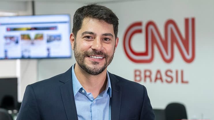 Evaristo Costa anuncia estreia da CNN Brasil e provoca a Globo